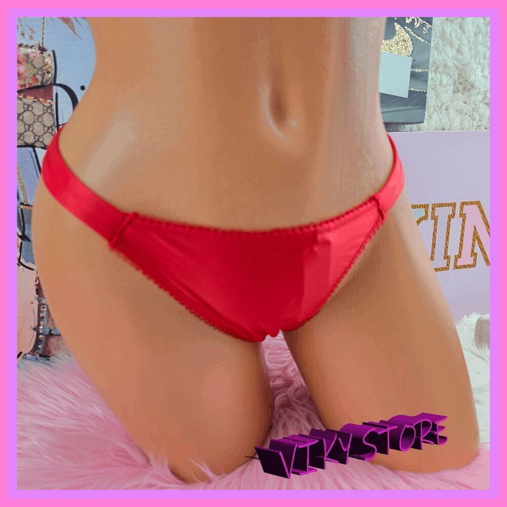 ❤️ NWT Victoria’s Secret Red Satin String Pom Pom Small ❤️
